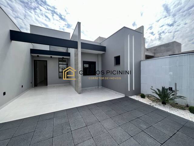 #17 - Casa para Venda em Toledo - PR - 1