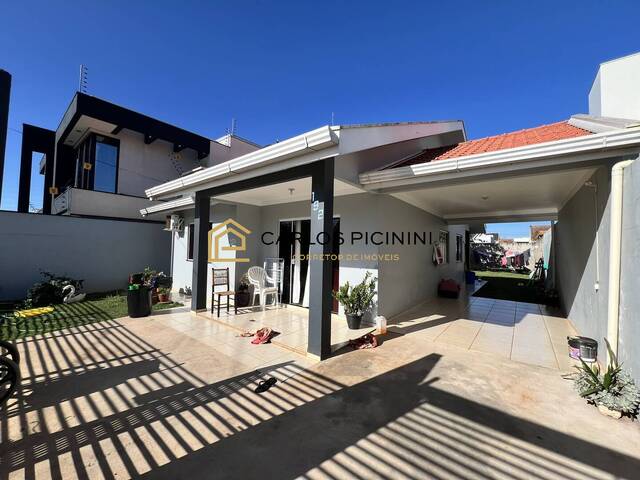 #79 - Casa para Venda em Toledo - PR - 2